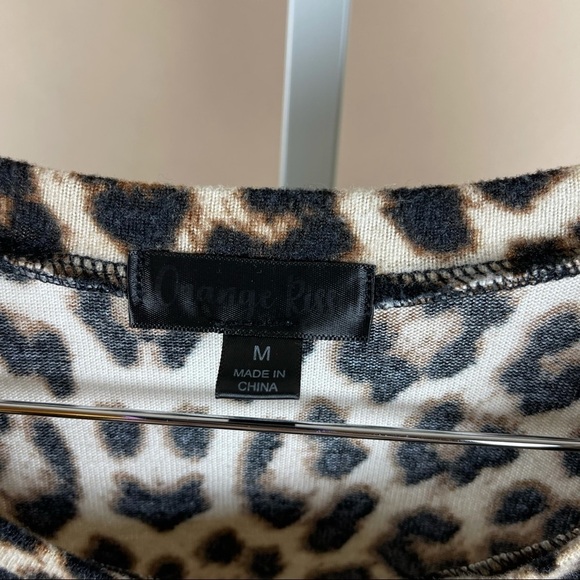 Orange Rise Boutique Size Medium Cheetah Print Sweater Animal Print Leopard - Picture 3 of 7
